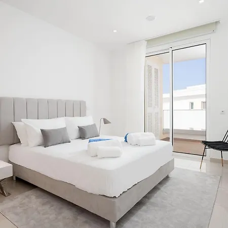 Marina View 8 With Pool By Homing Lagos